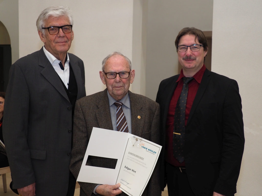 Ehrenvorsitzender der Edgar Hirt erhielt die höchste Auszeichnung der FW